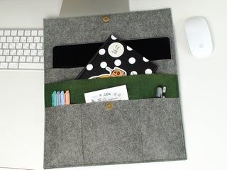 A4 Felt Folder : 7 Steps (with Pictures) - Instructables Diy Padfolio, Organizing Challenges, Felt Squares, Cool Bag, Padfolio, Binder Clips, Small Stuff, Can Organizer, Cute Notebooks