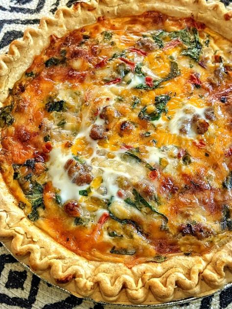 Quiche Breakfast, Cheesy Potato Bake, Sausage Quiche, Veggie Quiche, Vegetable Quiche, Workout Eating, Vegan Cheddar, Breakfast Quiche, Sausage And Peppers