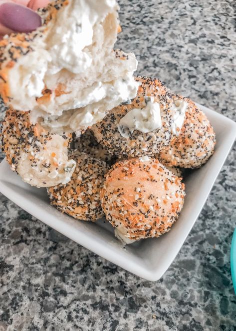 Plain Greek Yogurt Recipes, Greek Yogurt Bites, Lemon Greek Yogurt, Bagel Recipe Easy, Low Carb Bagels, Protein Yogurt, Bagel Chips, Bagel Bites, Yogurt Bites