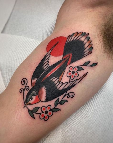 Pin on Tatuaggi Old School Sparrow Tattoo, Sparrow Tattoo Traditional, Old School Bird Tattoo, Traditional Sparrow Tattoo, Traditional Sparrow, Africa Tattoo, Matching Love Tattoos, Swallow Bird Tattoos, Bird Tattoo Back