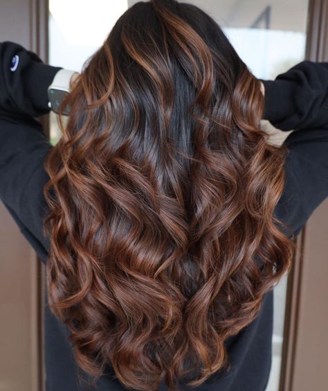 Coffee Brunette Hair, Balayage Chocolate Claro, Dark Chocolate Brown Hair, Hair Care Oils, Coffee Hair, Hair Styels, Hair Style Vedio, Honey Brown Hair, Perfect Hair Color