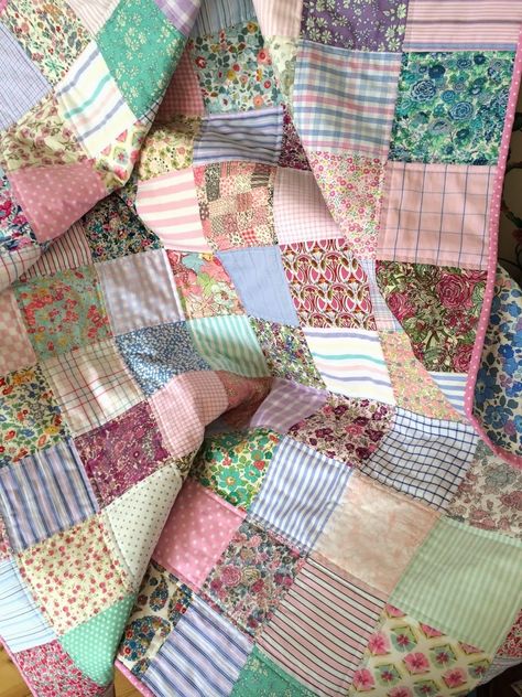 Patchwork Inspiration, Moon Baby, Pretty Quilt, Lap Quilts, The Used, Nine Patch, Quilts Ideas, Scrappy Quilts, Patch Quilt