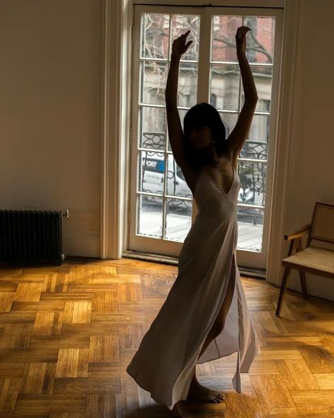 I hope you dance #shotbyyagirl Dancer Aesthetic, Woman Dancing, Dancing Aesthetic, Figure Poses, Dress Aesthetic, Feminine Aesthetic, Reference Photos, Flowy Dress, Divine Feminine