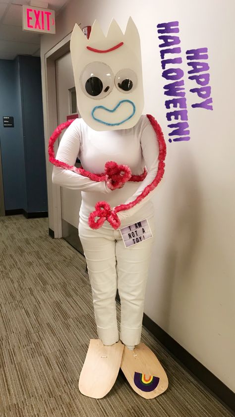 Sporky Toy Story Costume, Toy Story Diy Halloween Costumes, Forkie Toy Story Diy Costume, Forky Costume Diy Woman, Diy Forky Costume, Toy Story Adult Costumes Diy, Diy Forky Toy Story Costume, Forky Costume Diy, Adult Toy Story Costumes