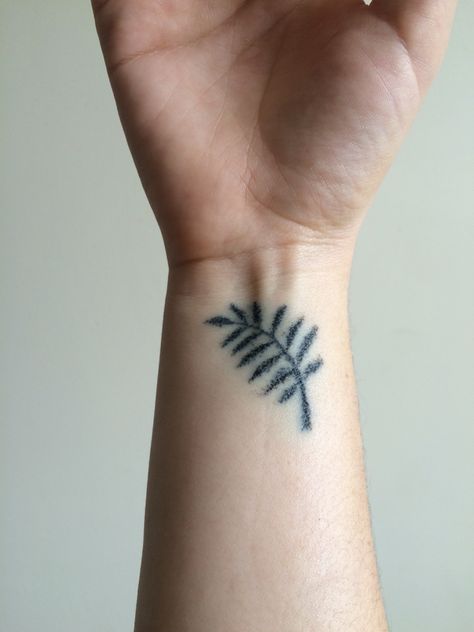 fern stick n poke Nature Stick N Poke, Fern Stick And Poke, Stick And Poke Tattoo Ideas, Poke Tattoo Ideas, Stick And Poke Tattoos, Stick And Pokes, Stick And Poke Tattoo, Small Matching Tattoos, Fern Tattoo