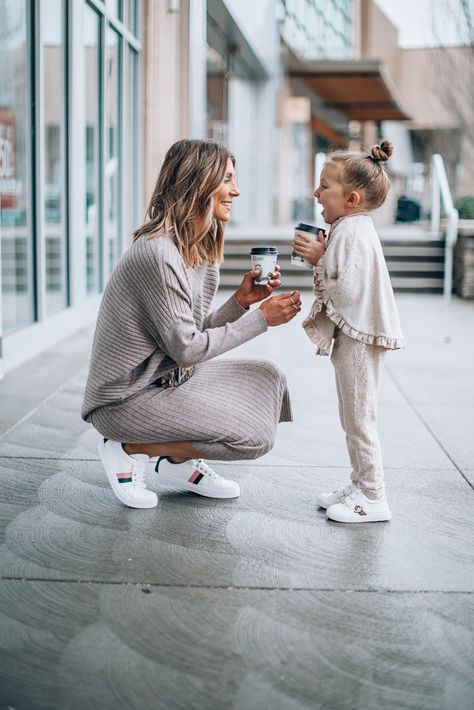 5 Time Management Tips for Moms Time Management Tips For Moms, Mommy Daughter Outfits, Tips For Moms, Cella Jane, Stylish Mom, Mommy Daughter, Mama Style, Mommy Style, Time Management Tips