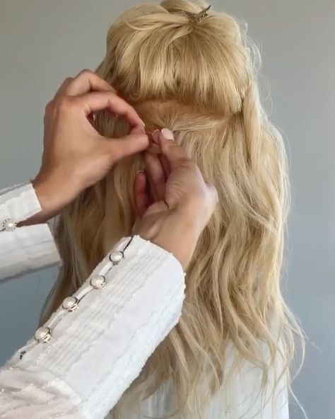 BRAIDS | UPDOS | INSPIRATION on Instagram: “Wearing your hair down with a veil??...watch this bridal HAIR HACK from @polishedstylejustine @polishedstylejustine on how to keep the veil…” Bridal Hair With Flowers And Veil Half Up Half Down, How To Keep Veil In Place, Bridal Hair With Veil Underneath, Bridal Hairstyles With Veil, Veil Hair Down, Bridal Hair Half Up, Bridal Hair Down, Bridal Hair Veil, Diy Wedding Hair