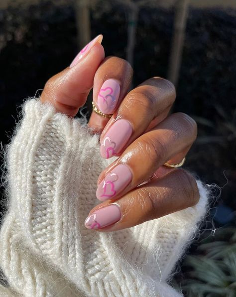 12 Incredible Heart Nails to Try This Valentine's Day - SoNailicious Valentines Day Manicure, Anti Valentines Day Nails, Pink Nail Ideas, Valentines Nail, Ten Nails, Easy Manicure, Baby Pink Nails, Valentines Day Nails, Heart Nail Designs