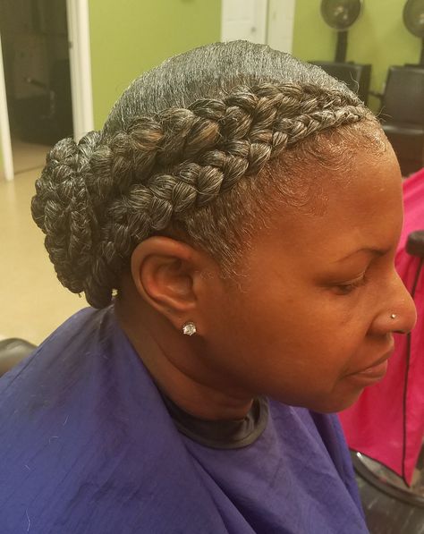 Gray feed in braids Short Natural Styles For Thinning Hair, Braid Styles For Gray Hair, Salt And Pepper Braids Black Women, Grey Braids, Silver Couture, Grey Hair Braids, Grey Hairstyle, Hairstyles For Seniors, Feeder Braids