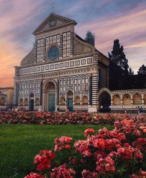 A day in Florence: what you can see! - Marina's Discoveries Basilica Of Santa Maria Novella, Florence Cathedral, Santa Maria Novella, Italian Beauty, San Lorenzo, Florence Italy, Santa Maria, Day Trips, Florence