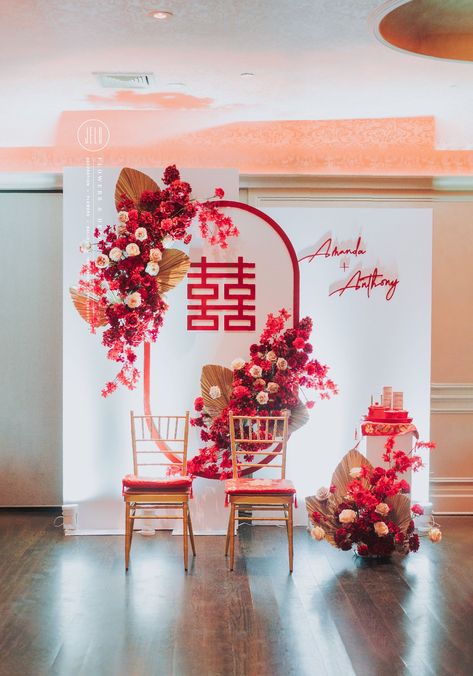 Chinese Wedding Decorations Indoor, Chinese Tea Ceremony Backdrop, Teapai Decoration, Vietnamese Tea Ceremony Decorations, Chinese Wedding Flowers, Chinese Tea Ceremony Decoration, Tea Ceremony Decorations, Viet Wedding, Sangjit Decoration