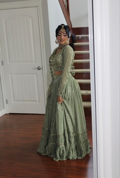 Lengha Plus Size, Punjabi Reception Outfit Guest, Sage Green Mehndi Outfit, Sage Green Indian Suit, Sage Lengha, Sage Green Lengha, Sage Green Indian Outfit, Light Green Desi Outfit, Sage Green Desi Outfits