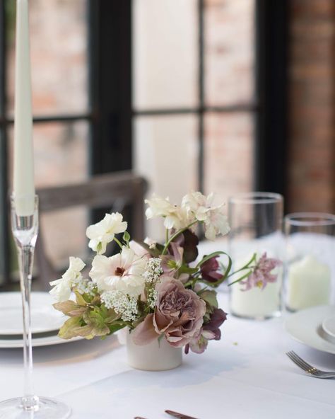 RUBY & THE WOLF on Instagram: “You don’t always have to go big, as long as you go pretty. I loved these tables @no38thepark for Fleur and Matt.  Image by…” Country Wedding Centerpieces, Banquet Centerpieces, Mauve Wedding, Small Centerpieces, Wedding Reception Inspiration, Floral Arrangements Wedding, Rustic Country Wedding, Wedding Tablescapes, The Wolf