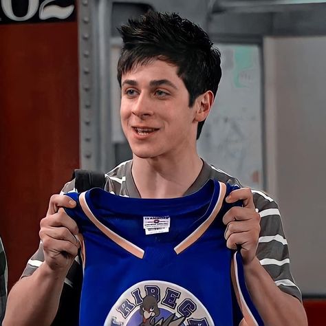 Justin Russo Icons, Justin Russo, Originals Characters, David Henrie, Wizards Of Waverly, Wizards Of Waverly Place, Waverly Place, Creating Characters, Favorite Actors