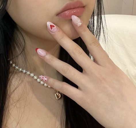 Almond Nails Designs Kawaii, Pose With Nails, Poses For Nails, Poses With Nails, Nails Poses, Iconic Nails, Nail Poses, Coquette Nails, Hello Nails