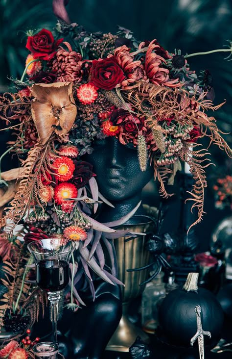 A Wicked, Thrifted Halloween Tablescape | Justina Blakeney Romantic Halloween Photoshoot, Halloween Wedding Centerpieces, Debut Theme, Vowel Renewal, Debut Ideas, Wedding Renewal, Halloween Tablescape, Autumn Party, Autumnal Equinox