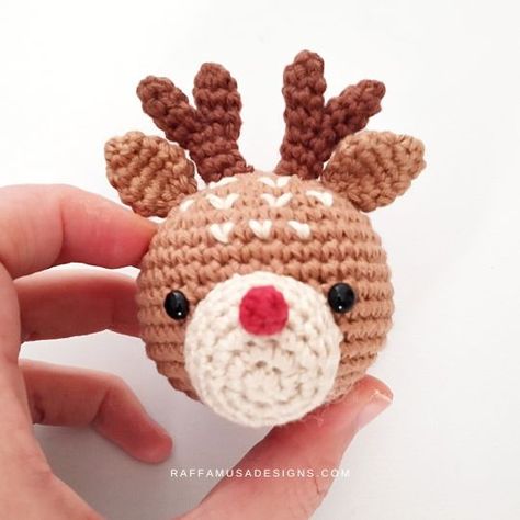 Christmas Ornaments Marathon – Free Crochet Patterns Crochet Tree Ornaments, Free Crochet Pattern For Christmas, Pattern For Christmas Tree, Crochet Reindeer, Christmas Potholders, Crochet Christmas Ornaments Free, Crochet Ornament Patterns, Christmas Crochet Patterns Free, Crochet Tree