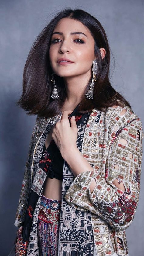 Anushka Sharma's Stylish Hairstyles Ethnic Hairstyles, Anushka Sharma, Bollywood Celebrities, Indian Wear, Indian Outfits, Bollywood Actress, Her Style, Traditional Outfits, Short Hair Cuts