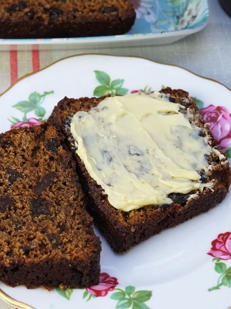 Malt Loaf Recipe, Malt Bread Recipe, Malt Loaf, Tea Loaf, Loaf Cake Recipes, Lemon Drizzle Cake, Fruit Cake Christmas, Loaf Recipes, Homemade Cake Recipes