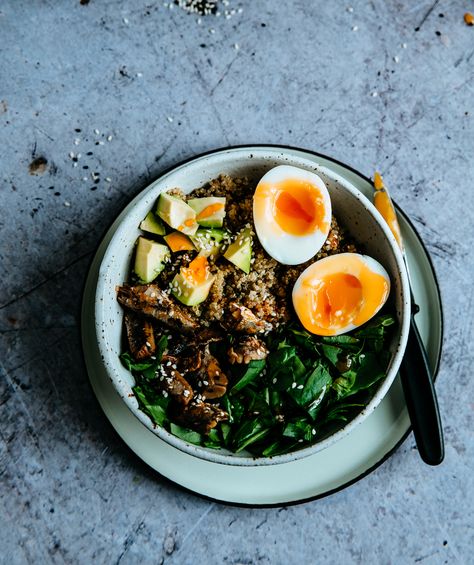 Sardine, avocado and spinach quinoa bowl Eggs And Sardines, Sardine Lunch Ideas, Sardine Rice Bowl, Sardine Meals, Sardine Bowl, Spinach Quinoa Bowl, Veggie Rice Bowl Recipe, Buda Bowl, Avocado And Spinach