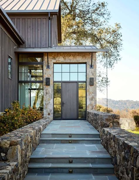 Tour this dreamy mountain home ranch in California's Napa Valley Modern Mountain House, Mountain Home Exterior, Modern Mountain Home, Casa Exterior, Mountain Modern, Modern Mountain, Mountain Homes, Entry Way, Mountain Home