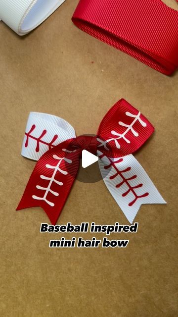 Monica Silva on Instagram: "Any baseball fans around? ⚾️ Comment 'iron' and I'll send you a link to the mini Easy press. Baseball-inspired hair bow tutorial. #hairbowturial #hairbowdiy#bowdiy #ribbon moño #liston" Diy Bow Hair Clips, Basketball Hair Bows, Cheer Bows Diy, Softball Bows, Basketball Hairstyles, Baseball Stuff, Baseball Stitch, Hair Bow Tutorial, Bow Tutorial