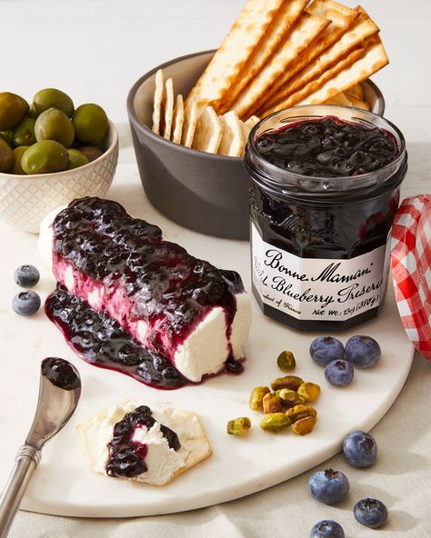 Grazing tables are beautiful, delicious spreads that are perfect when hosting loved ones! Wow your guests with a grazing table that includes this easy-to-make Bonne Maman Wild Blueberry Preserves and Goat Cheese Log! Goat Cheese Platter, Goat Cheese On Charcuterie Board, Goat Cheese Christmas Board, Blueberry Charcuterie Board, Charcuterie Board Goat Cheese, Goat Cheese Charcuterie Board, Goat Cheese Board, Goat Cheese Log, Cheese Logs