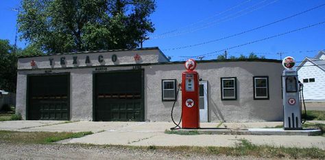 Simple Times Glendive Montana, Town Pictures, Yellowstone River, Old Gas Stations, The Visit, Service Station, Gas Station, Wonderful Places, Park Slide