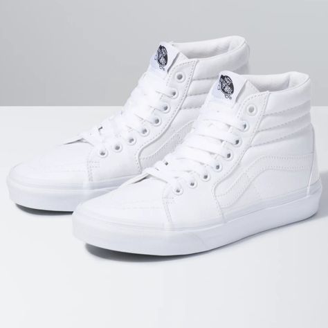 High Top White Vans Outfits, White Hightop Vans, White Vans Outfit, Vans Classic Old Skool, White High Top Vans, Low Top Vans, Vans Outfit, Vans White, White High Tops