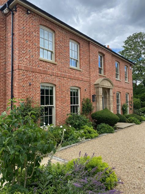 Brick Manor House, Victorian House Exterior Uk, Brick And Stone House Exterior, Surrey House, Grand Architecture, Country Home Exterior, Red Brick Exteriors, Victorian Homes Exterior, Croft House