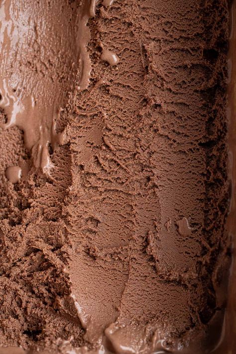 Malted chocolate ice cream - this easy vegan ice cream is rich and creamy, with an addictive malty chocolate flavour. It is easy to make and contains NO coconut! The secret ingredient to it's wonderful creamy texture is oats! Easy Vegan Ice Cream, Ice Cream Texture, Malt Loaf, Ice Cream Vegan, Chocolate Texture, Cream Poster, Vegan Ice Cream Recipe, Ice Cream Poster, Vanilla Ice Cream Recipe