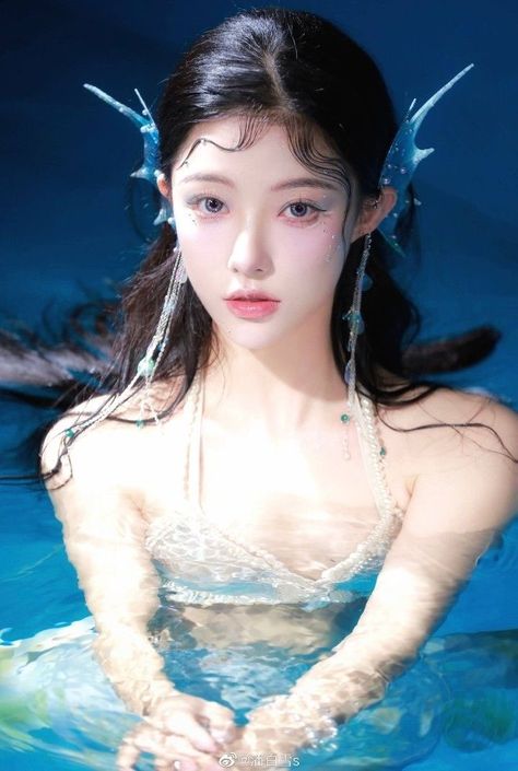 Mermaid Pose, Photo Water, Mermaid Aesthetic, Human Reference, Face Reference, Human Poses Reference, Photoshoot Concept, Human Poses, Body Reference