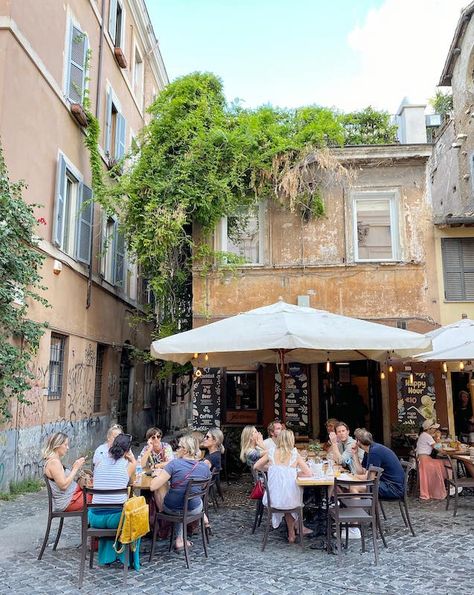 Italy Girls Trip, Road Trip Italy, Rome Activities, Sorrento Amalfi Coast, Rome Restaurants, Rome Guide, Trastevere Rome, Trip Italy, Rome Food