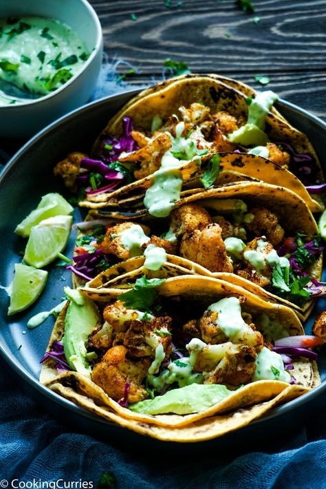 Roasted Cauliflower Tacos, Avocado Cream Sauce, Vegetarian Tacos Recipes, Avocado Recipes Healthy, Chickpea Tacos, Tacos With Avocado, Veggie Side Dish Recipes, Avocado Taco, Cooking Curry