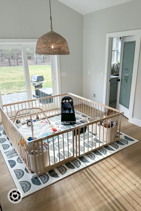 Playpen Aesthetic, Play Pin Ideas, Playpen Organization, Apartment Play Area, Montessori Playpen, Playpen In Living Room, Baby Living Room Set Up, Baby Playpen Ideas, Cute Cribs