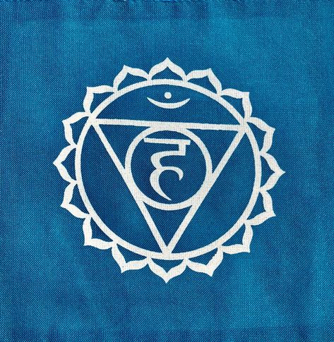 Throat Chakra Aesthetic, Vishuddha Tattoo, Throat Chakra Tattoo, Throat Chakra Art, Throat Chakra Symbol, Candle Crystal, Blue Chakra, Chakra Tattoo, Chakras Healing