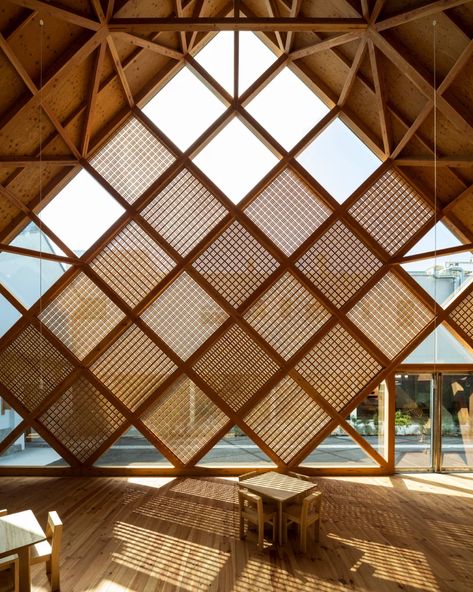 Timber Architecture, Bamboo Architecture, Bamboo House, Wooden Buildings, Gunma, Architecture Design Concept, Tropical Design, Chamber Of Commerce, Light Architecture