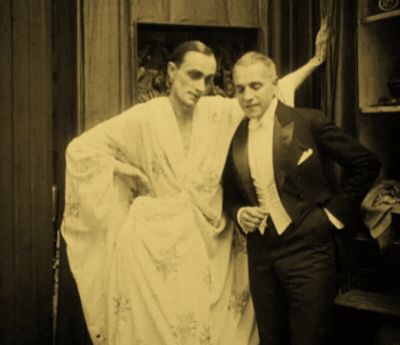 Connie Veidt trash on Tumblr Byronic Hero, Conrad Veidt, The Man Who Laughs, 1920s Photos, Always A Bridesmaid, Silent Movie, Gothic Horror, Retro Photo, Elegant Man