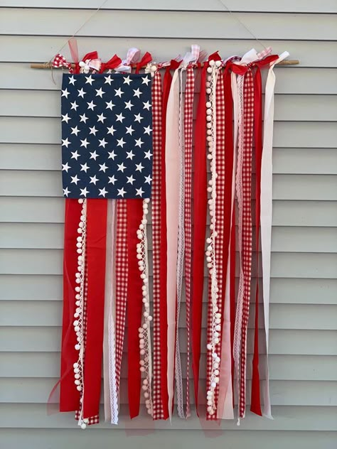 Pack Porch Ideas, American Flag Backdrop, American Flag On Porch, July 4th Pictures, Coastal Cowboy Room, 4th Of July Party Games, American Flag Craft, Nursing Home Crafts, Patriotic Party Ideas