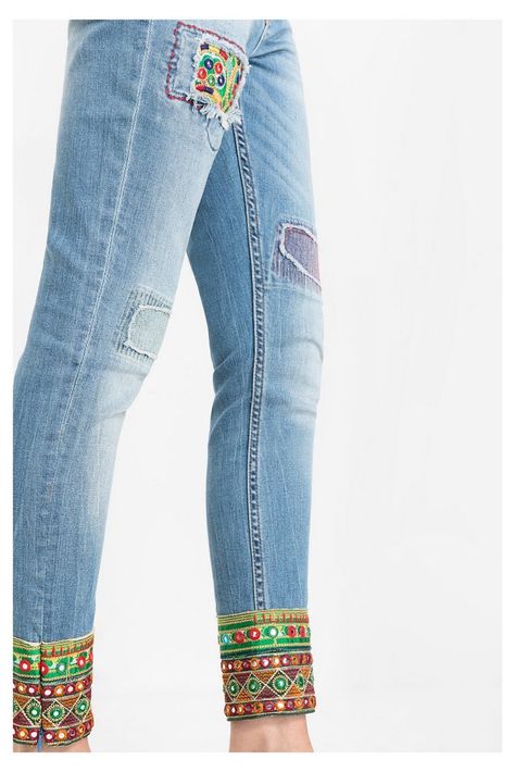 Slim fit ankle grazer jeans with mirrors | Desigual.com D Jeans Cuff, Jean Diy, Jeans Recycling, Diy Jeans, Denim Ideas, Embellished Jeans, Jeans Diy, Old Jeans, Designer Jeans