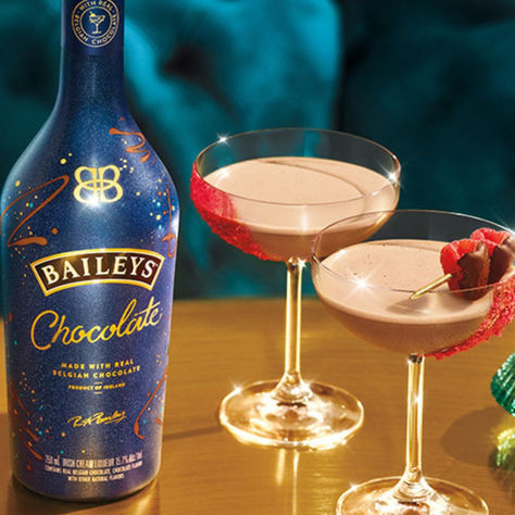 Find Baileys Chocolate at your local Exchange Store! Chocolate Baileys Recipes, Baileys Chocolate Martini, Chocolate Baileys Cocktail, Baileys Chocolate Liquor, Chocolate Raspberry Martini Recipe, Baileys Drinks Cocktails, Chocolate Raspberry Martini, Raspberry Martini Recipe, Baileys Martini