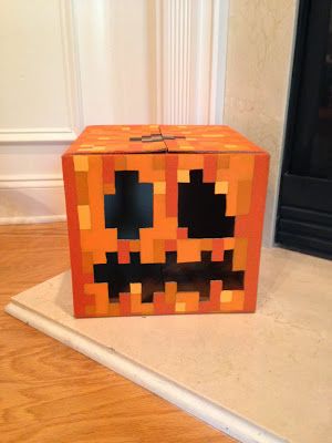 The Life and Times of Rixie the 4th: Minecraft Pumpkin How-to Minecraft Pumpkin, Square Pumpkin, Black Craft, Halloween Paper Crafts, Kid Friendly Halloween, Homemade Halloween Decorations, Diy Minecraft, Halloween Tattoo, Minecraft Birthday