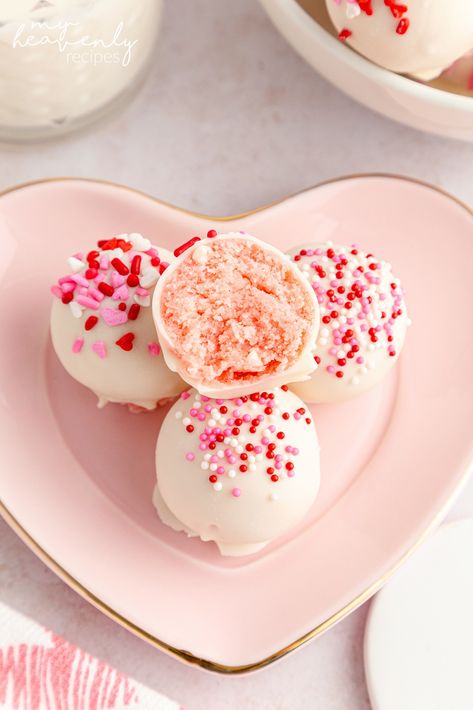 Strawberry Cake Truffles Strawberry Cake Truffles, Strawberry Cake Balls, Strawberry Cake Pop, Chocolate Raspberry Truffles, Cake Truffles Recipe, Cake Puck, Raspberry Truffles, Valentines Recipes, Strawberry Cake Pops