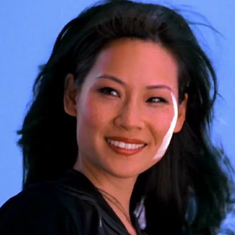 lucy liu as alex munday in "charlie's angels (2000)". Charlie Angels 2000 Outfits, Alex Munday, Young Movie, 2000 Outfits, Charlie’s Angels, Nepo Baby, Lucy Liu, Charlie's Angels, Charlies Angels