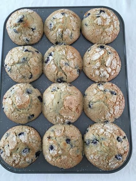 Dunkin Blueberry Muffins, Dunkin Donuts Muffin Recipe, Dunkin Donuts Blueberry Muffin Recipe, Copycat Desserts, Bluberry Muffins, Buttermilk Blueberry Muffins, Blueberry Cake Donuts, Morning Muffins, Buttermilk Blueberry