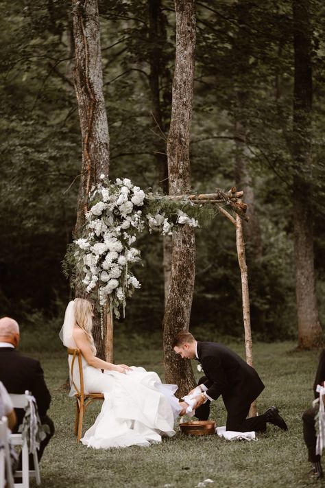 Vineyard Wedding with Feet-Washing Ceremony | Tennessee wedding | Ramble Creek | Erin Morrison Photography www.erinmorrisonphotography.com #vineyardwedding #knoxvillephotographer #knoxvilleweddingphotographer #feetwashingceremony Godly Wedding, Christ Centered Wedding, First Look With Dad, Creek Wedding, Knoxville Wedding, Mason Jar Wedding, Tennessee Wedding, Future Wedding Plans, Christian Wedding