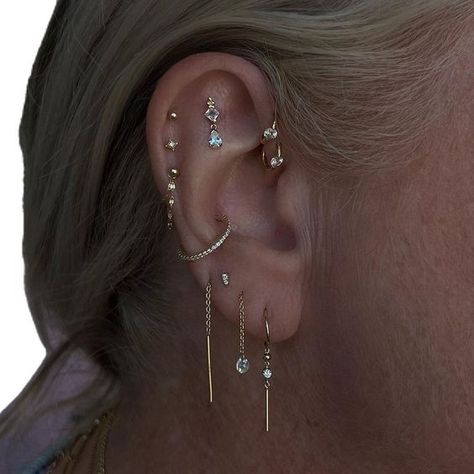 Minimalist Ear Piercings, Constellation Piercings, Piercings Jewelry, Unique Ear Piercings, Ear Peircings, Cool Ear Piercings, Pretty Ear Piercings, Cool Piercings, Cute Ear Piercings