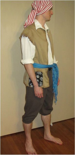 Ten Faire, Diy Pirate Costume, Pirate Attire, Ren Fest Costume, Pirate Costume Ideas, Female Pirates, Halloween Pirates, Pirate Costume Diy, Diy Pirate