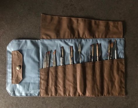 Paintbrush Roll Pattern, Paint Brush Roll, Diy Pouch, Artist Bag, Sewing Easy, Knit Bag, Pouch Diy, Travel Canvas, Sewing Easy Diy