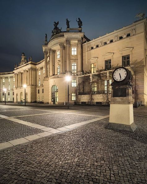 What a amazing place. You can find it in Mitte. It's the great "Bebelplatz" Enjoy your weekend! 😊 . . . #bebelplatz #germany_fotos #Berlin… Berlin At Night, Tiergarten Berlin, Michelberger Hotel Berlin, Berlin Palace, Berlin Sights, Bebelplatz Berlin, Enjoy Your Weekend, Central Europe, Find It